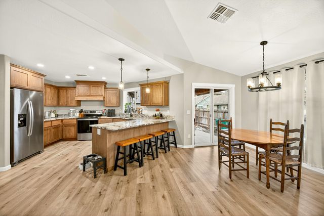 1870 SW Mistybrook Drive, Grants Pass, OR 97527