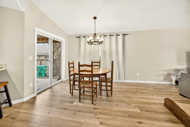 1870 SW Mistybrook Drive, Grants Pass, OR 97527