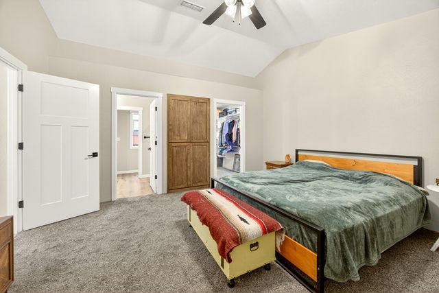 1870 SW Mistybrook Drive, Grants Pass, OR 97527