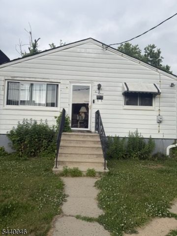 1015 Oak St, Roselle Boro, NJ 07203