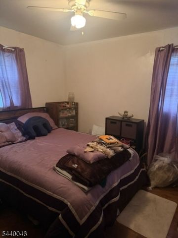1015 Oak St, Roselle Boro, NJ 07203