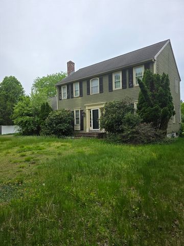 4 Canoe River Rd, Easton, MA 02334