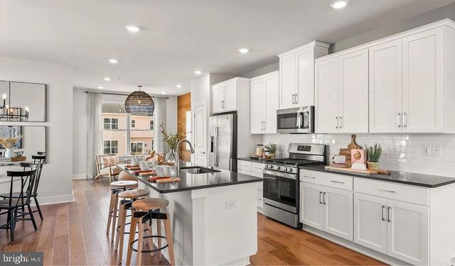 727 PEONY LN, Spring City, PA 19475