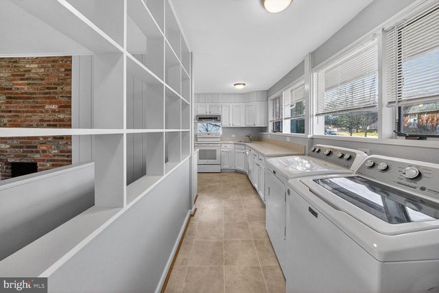 6020 CHESHIRE DR, Bethesda, MD 20814