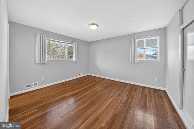 6020 CHESHIRE DR, Bethesda, MD 20814