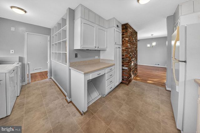 6020 CHESHIRE DR, Bethesda, MD 20814