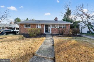 6020 CHESHIRE DR, Bethesda, MD 20814