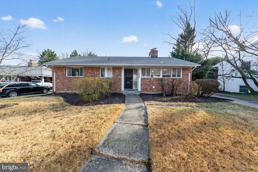 6020 CHESHIRE DR, Bethesda, MD 20814