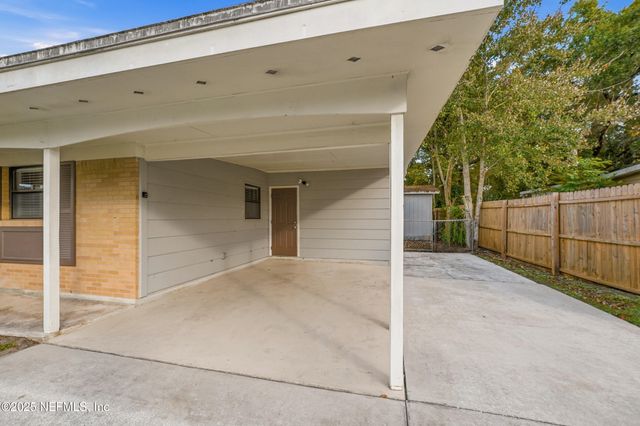 3135 VICTORIA PARK Road, Jacksonville, FL 32216