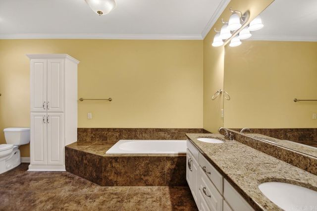 1009 Ridgewood Drive, Little Rock, AR 72206