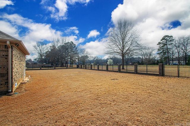 1009 Ridgewood Drive, Little Rock, AR 72206