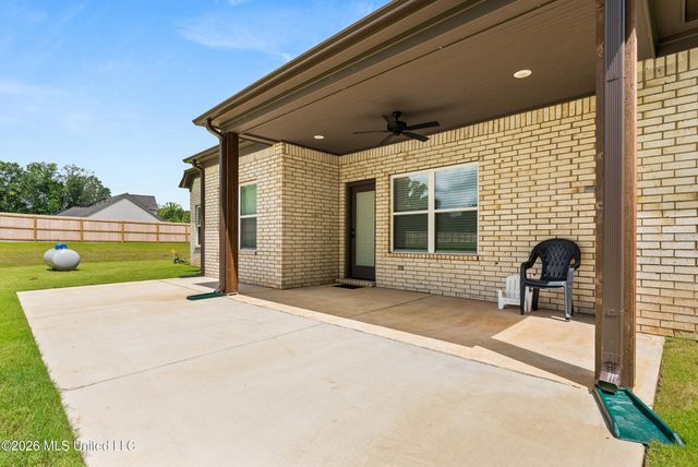 230 Centerline Roper Loop, Byhalia, MS 38611