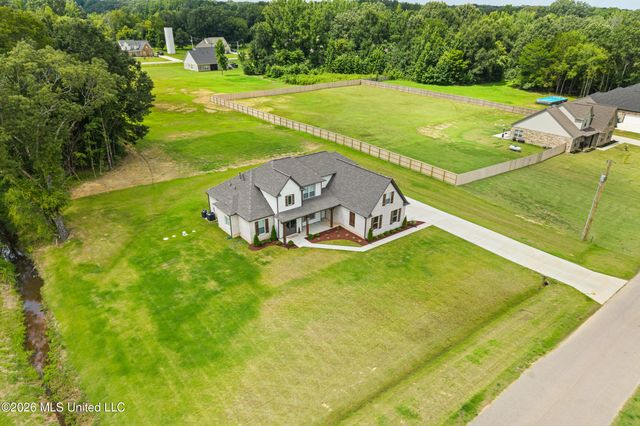 230 Centerline Roper Loop, Byhalia, MS 38611