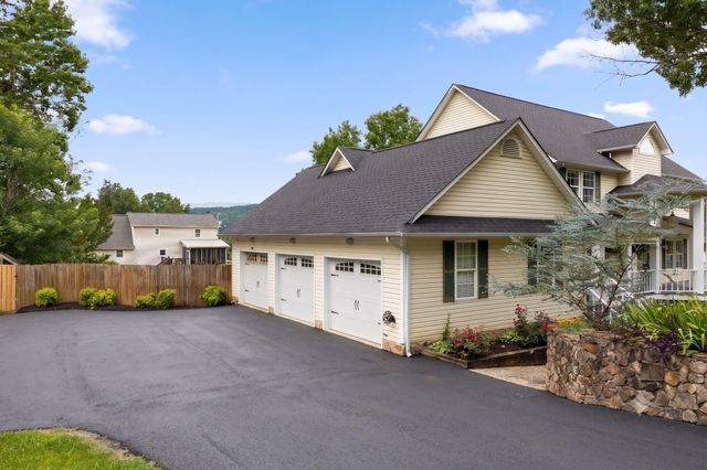 133 Merry Wood Drive, Rossville, GA 30741