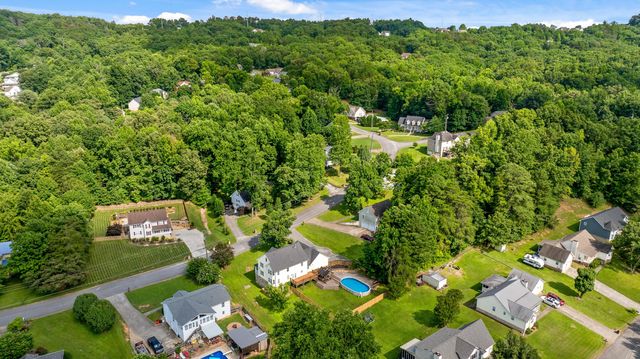 133 Merry Wood Drive, Rossville, GA 30741