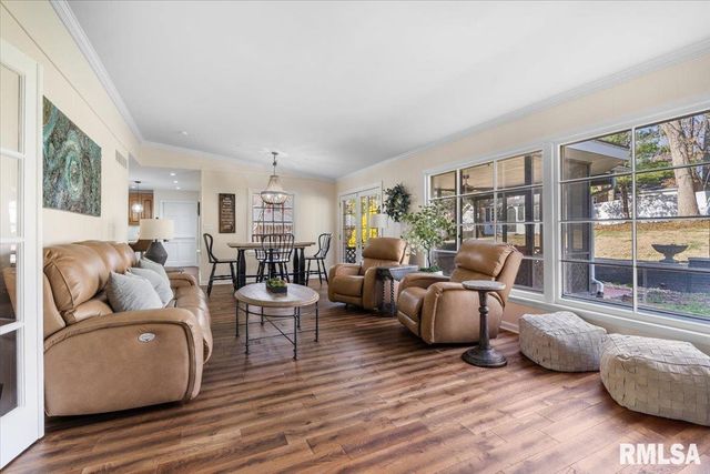 1709 Outer Park Drive, Springfield, IL 62704