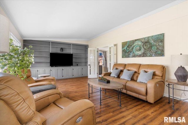 1709 Outer Park Drive, Springfield, IL 62704