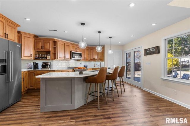 1709 Outer Park Drive, Springfield, IL 62704