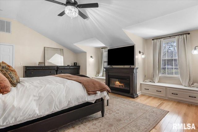 1709 Outer Park Drive, Springfield, IL 62704