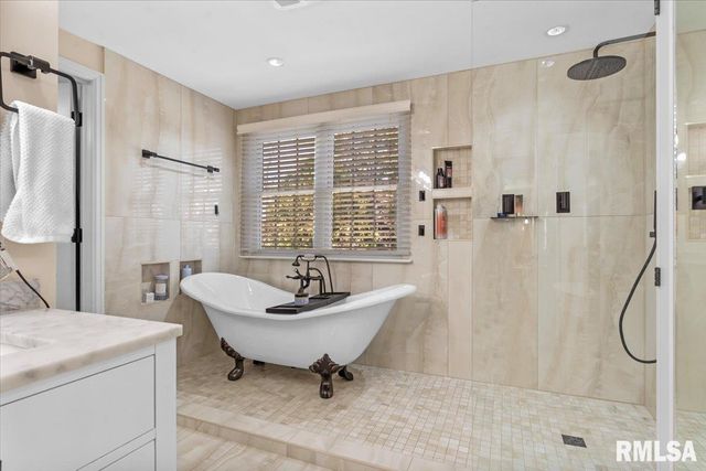 1709 Outer Park Drive, Springfield, IL 62704