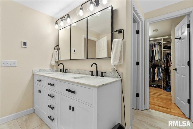 1709 Outer Park Drive, Springfield, IL 62704