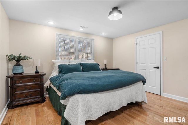 1709 Outer Park Drive, Springfield, IL 62704