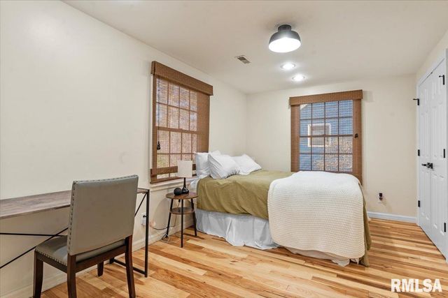 1709 Outer Park Drive, Springfield, IL 62704