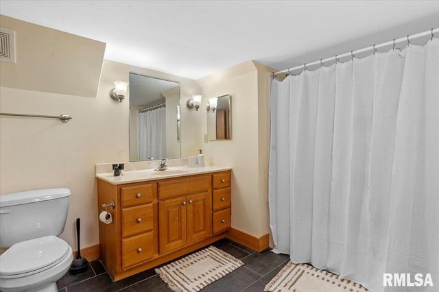 1709 Outer Park Drive, Springfield, IL 62704