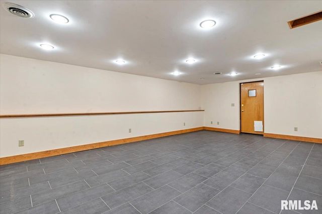 1709 Outer Park Drive, Springfield, IL 62704