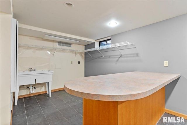 1709 Outer Park Drive, Springfield, IL 62704