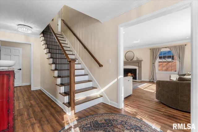 1709 Outer Park Drive, Springfield, IL 62704