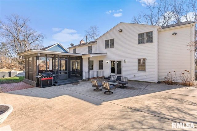 1709 Outer Park Drive, Springfield, IL 62704