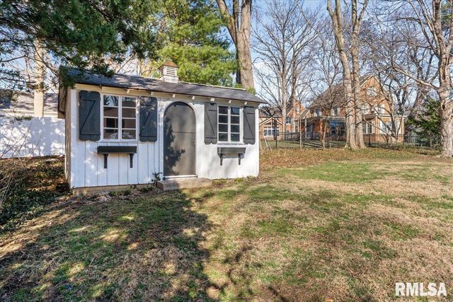 1709 Outer Park Drive, Springfield, IL 62704