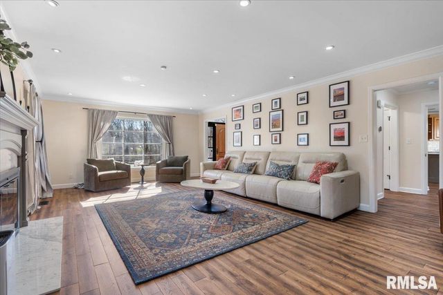 1709 Outer Park Drive, Springfield, IL 62704