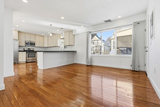 21 Emerton St 2, Salem, MA 01970