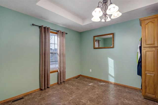 5355 Basswood Court W, Springfield, MO 65802