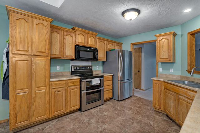 5355 Basswood Court W, Springfield, MO 65802