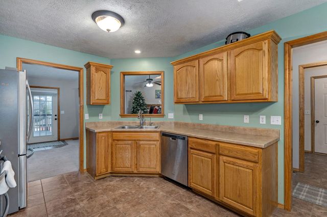 5355 Basswood Court W, Springfield, MO 65802