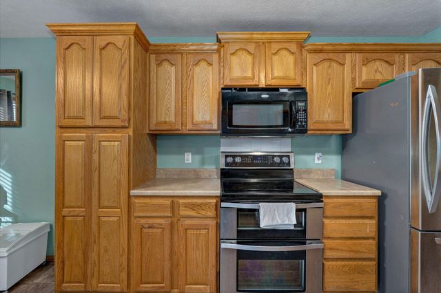 5355 Basswood Court W, Springfield, MO 65802