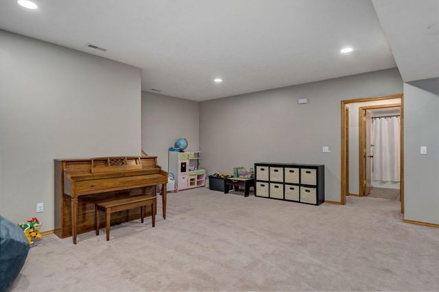 5355 Basswood Court W, Springfield, MO 65802