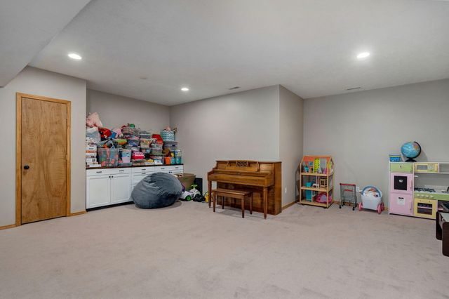 5355 Basswood Court W, Springfield, MO 65802