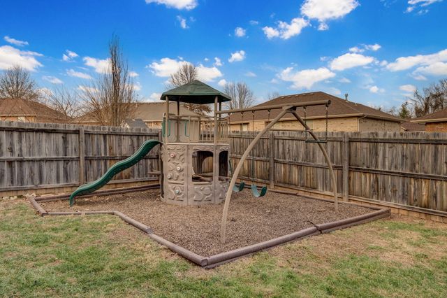 5355 Basswood Court W, Springfield, MO 65802