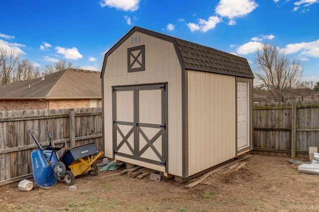 5355 Basswood Court W, Springfield, MO 65802