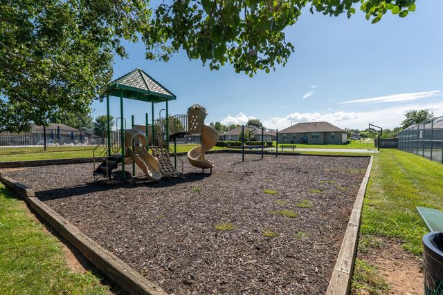 5355 Basswood Court W, Springfield, MO 65802