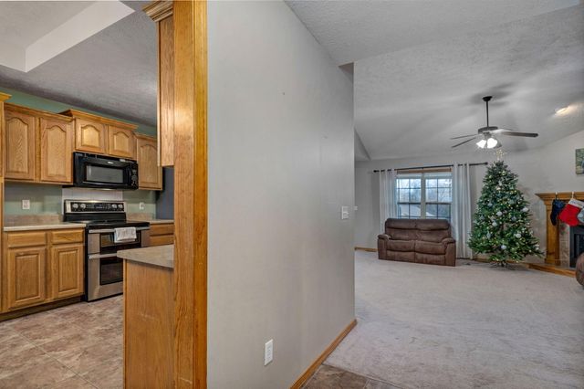 5355 Basswood Court W, Springfield, MO 65802