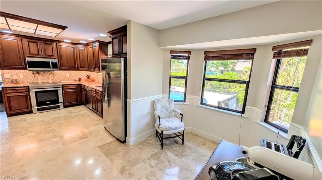 Image 12 of property listing at 1422 SW 4th AVE, Cape Coral, FL 33991