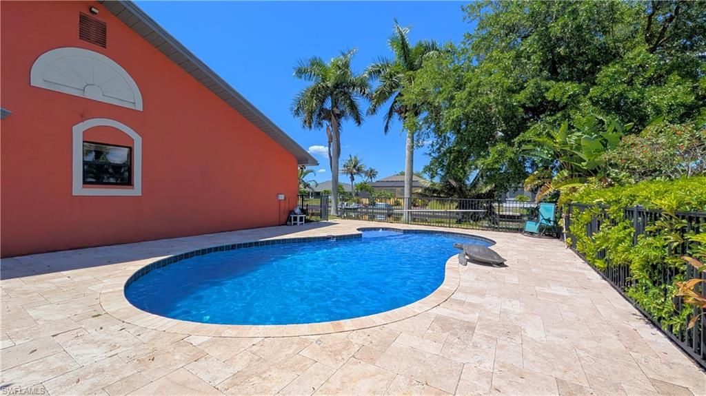 Image 37 of property listing at 1422 SW 4th AVE, Cape Coral, FL 33991