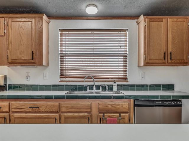 1650 Hayfield Road, Norman, OK 73026