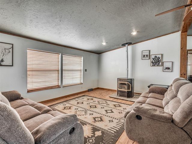 1650 Hayfield Road, Norman, OK 73026