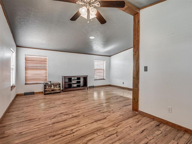 1650 Hayfield Road, Norman, OK 73026